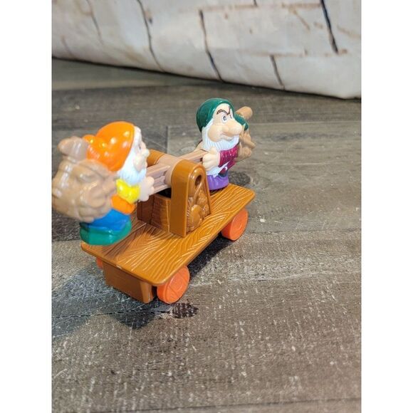 Disney snow white dwarfs grumpy happy rail car toy figure - Picture 2 of 4